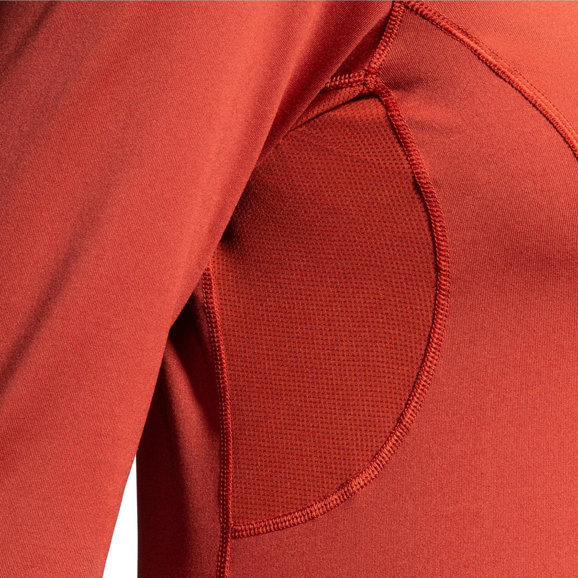 Brooks Dash Half Zip Long Sleeve Details