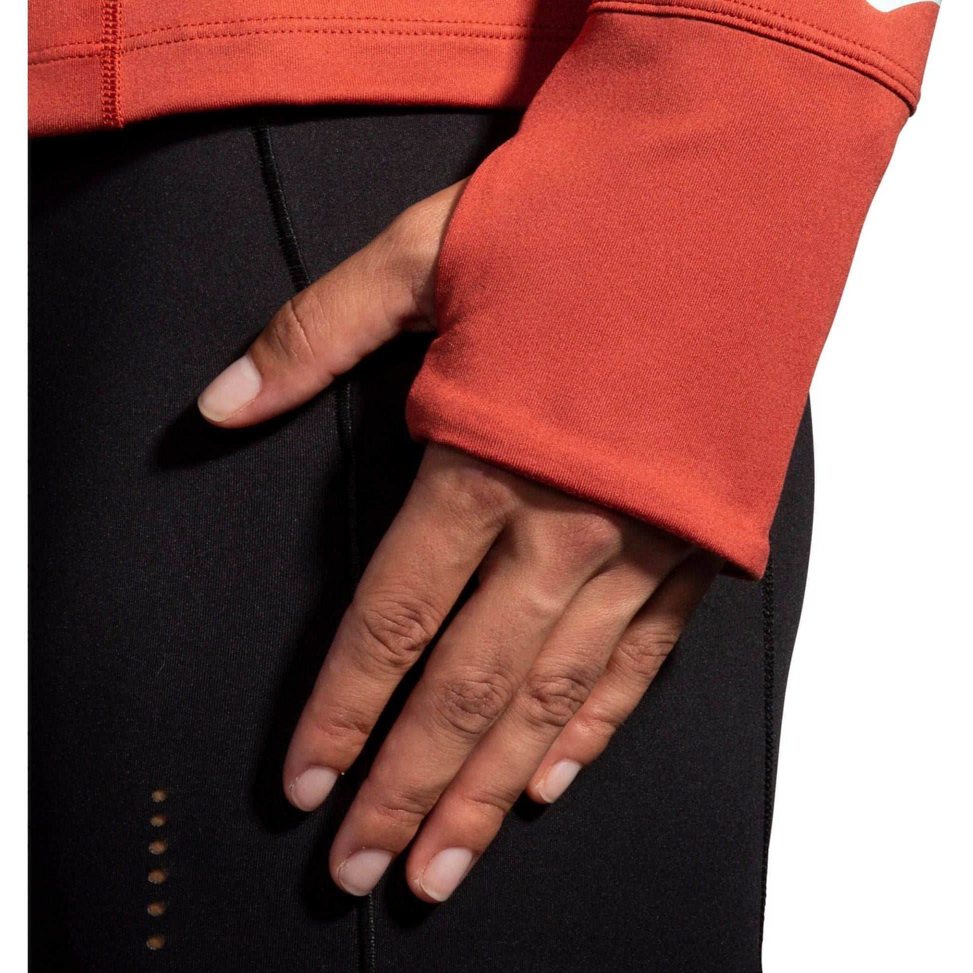 Brooks Dash Half Zip Long Sleeve Details