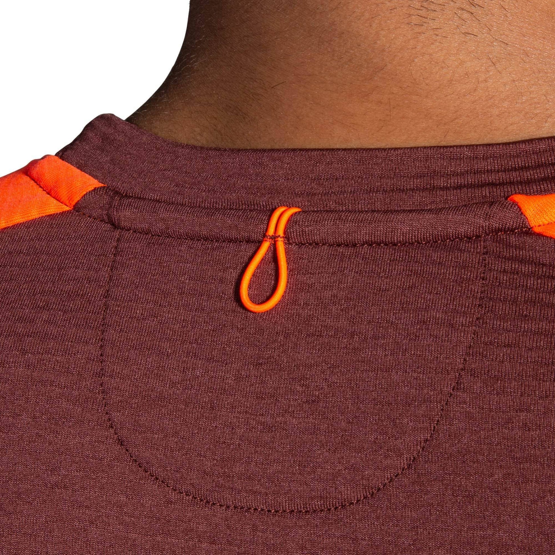 Brooks Notch Thermal Long Sleeve Details