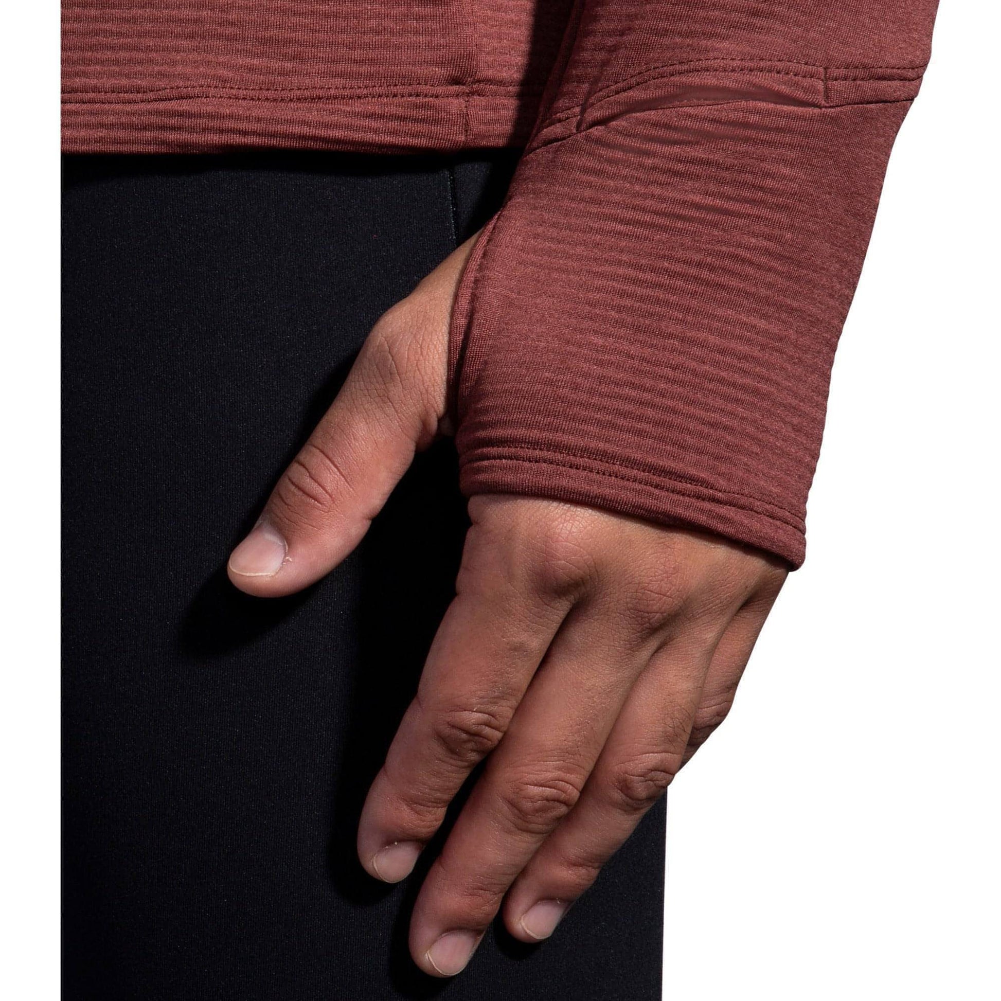 Brooks Notch Thermal Long Sleeve Details